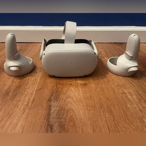 Oculus Quest 2 128gb gently used. Excellent condition